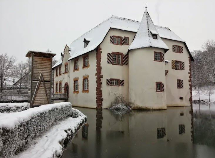 Wasserschloss Inzlingen, Germany